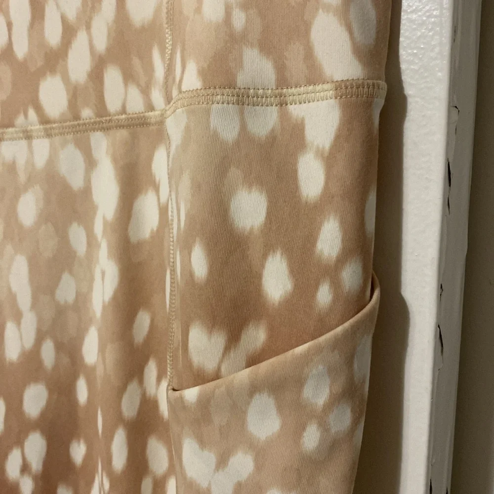 Fabletics Plus Size Oasis Pure Luxe 7/8 Leggings - Picture 6 of 12